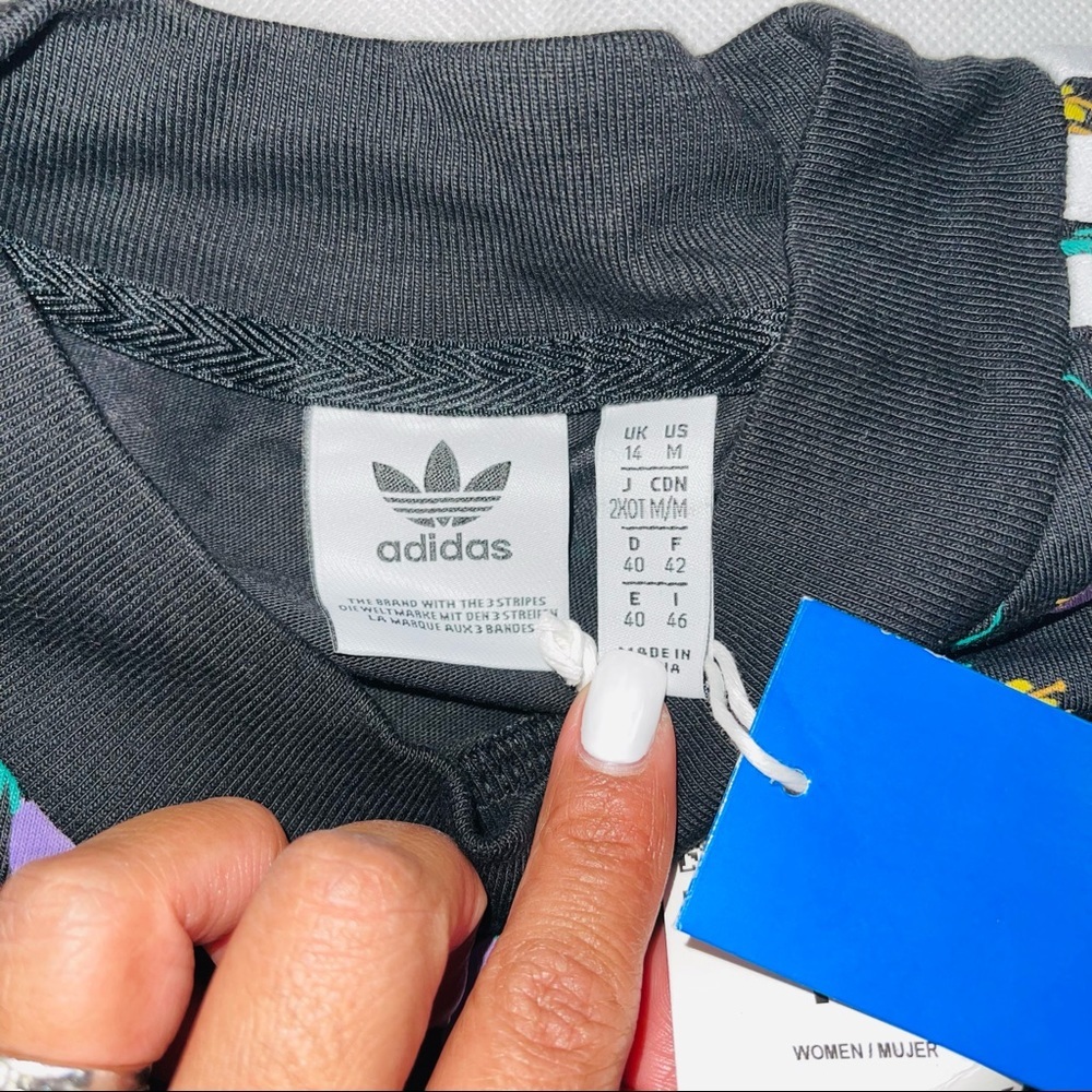 Adidas | Womens Adidas Set Cropped T-shirt/ shorts - Picture 7 of 13